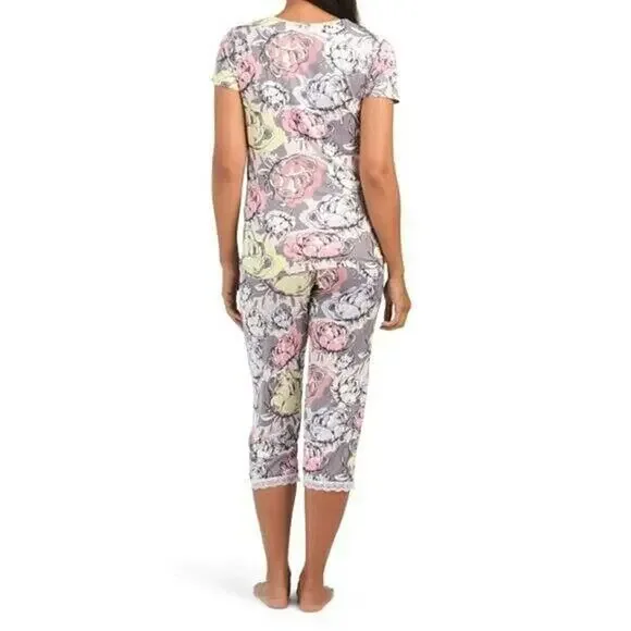 New JOAN VASS Super Soft Floral Print Lace Trim Pj Tee & Capri Pajama Set - Picture 2 of 6
